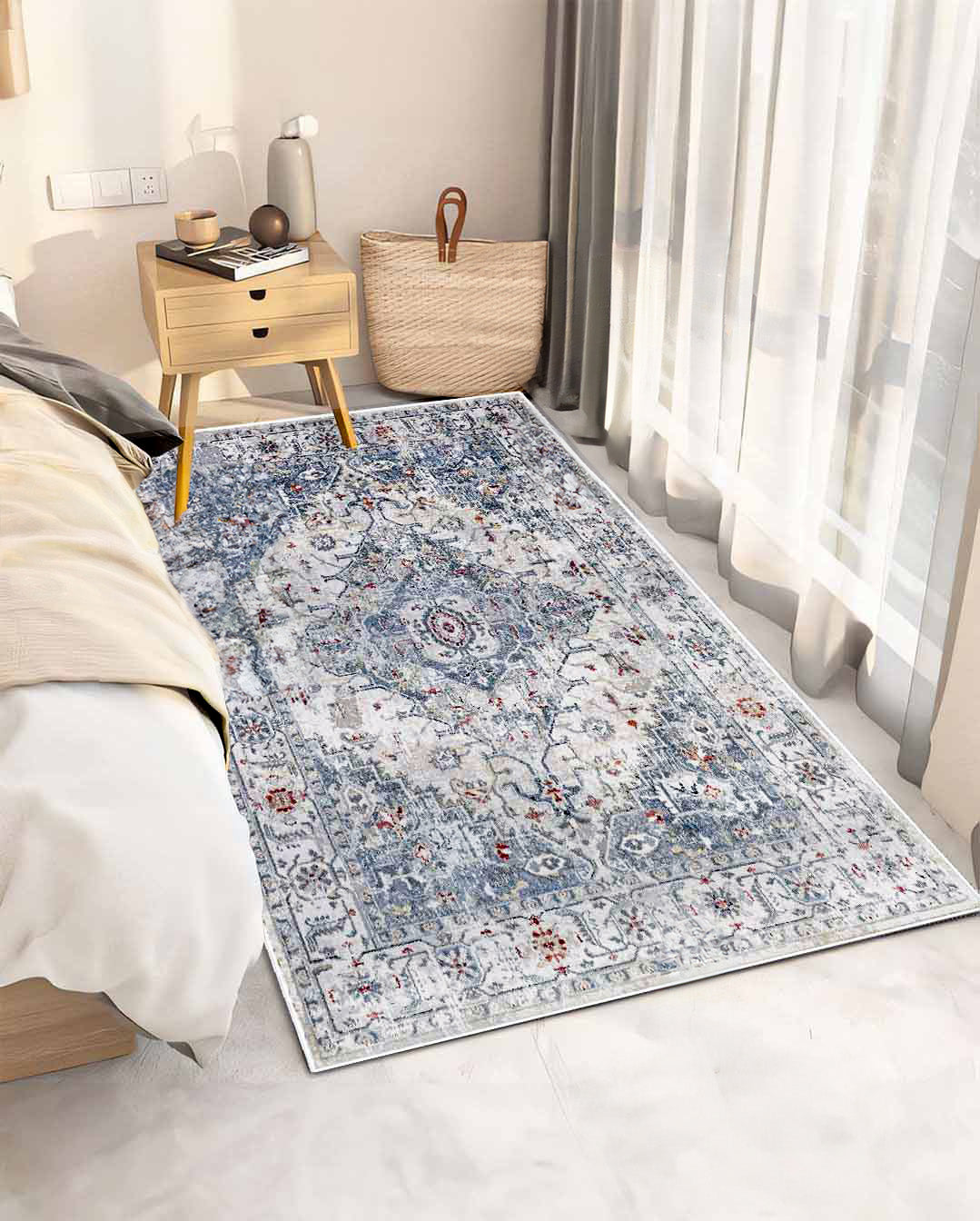 Neuer, weicher und glänzender Vintage-Teppich in Beige von Walaa