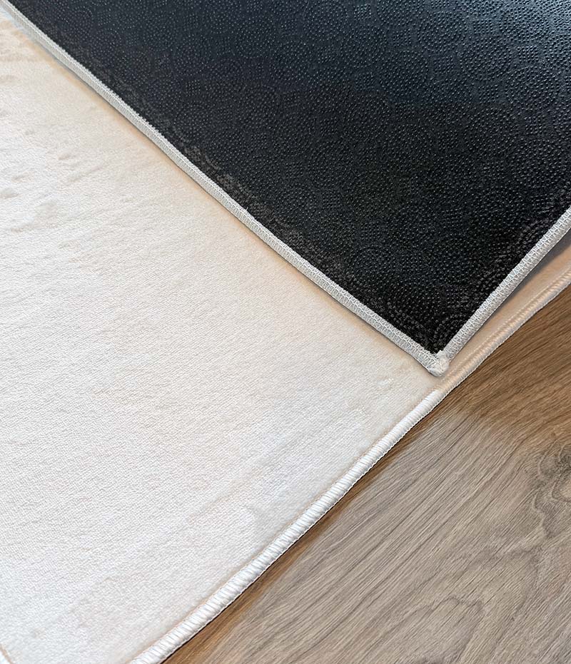 Yara schlichter, moderner, weicher und glänzender Teppich in Beige