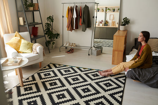 Creating the Illusion of Space: Transforming Small Rooms with Rugs
