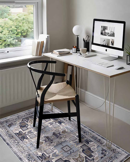 Antika vintage színes puha és fényes szőnyeg 